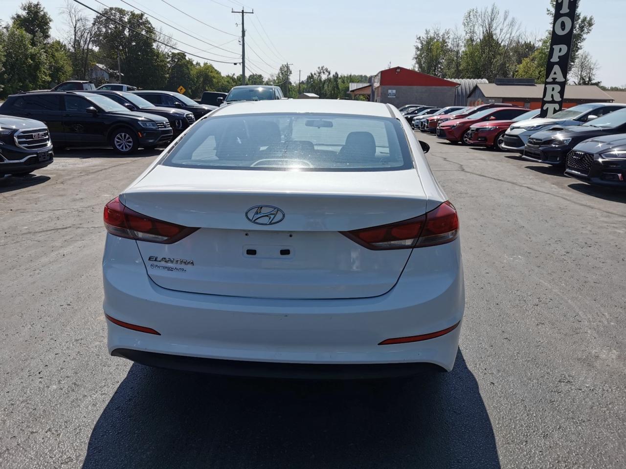 2017 Hyundai Elantra SE - Photo #6