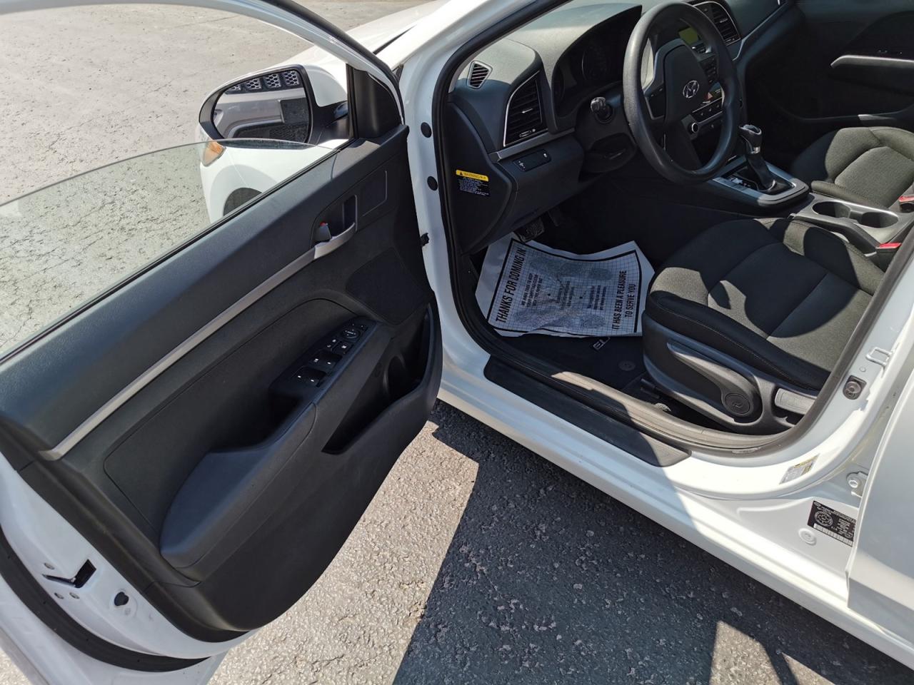 2017 Hyundai Elantra SE - Photo #10