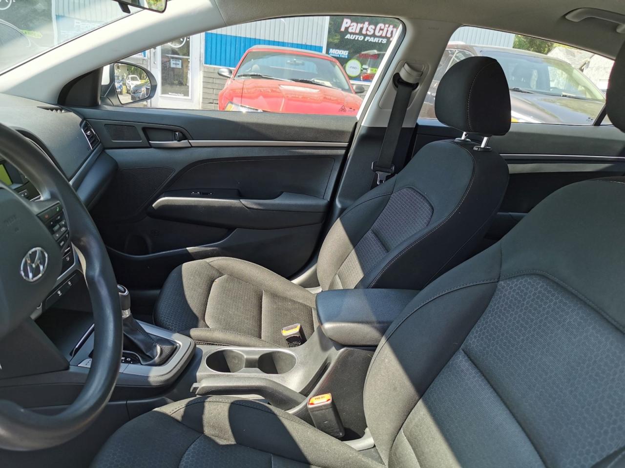 2017 Hyundai Elantra SE - Photo #12