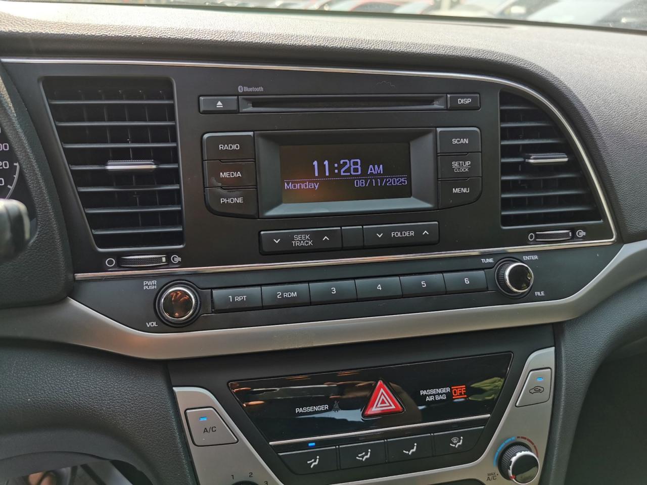 2017 Hyundai Elantra SE - Photo #15