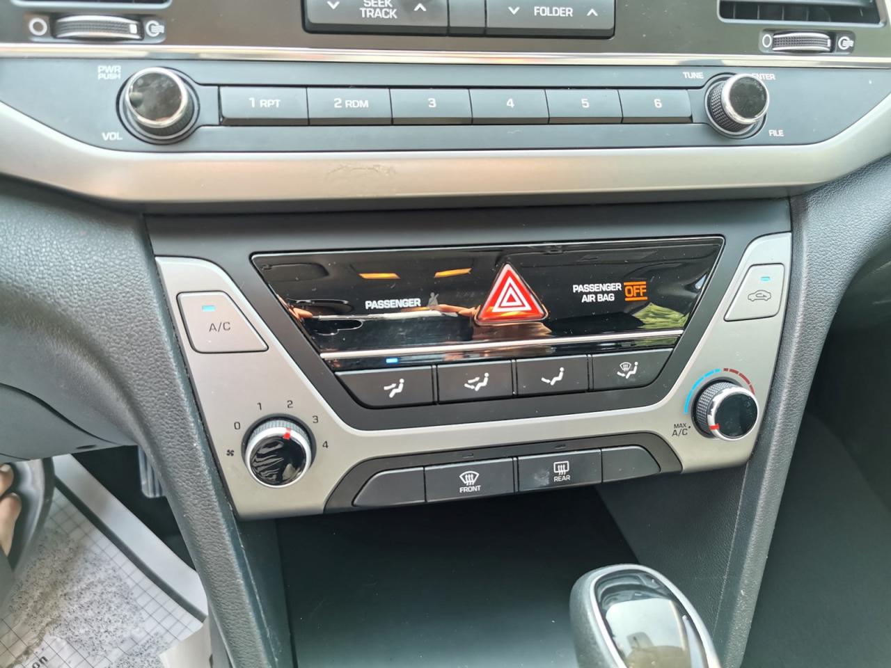 2017 Hyundai Elantra SE - Photo #16