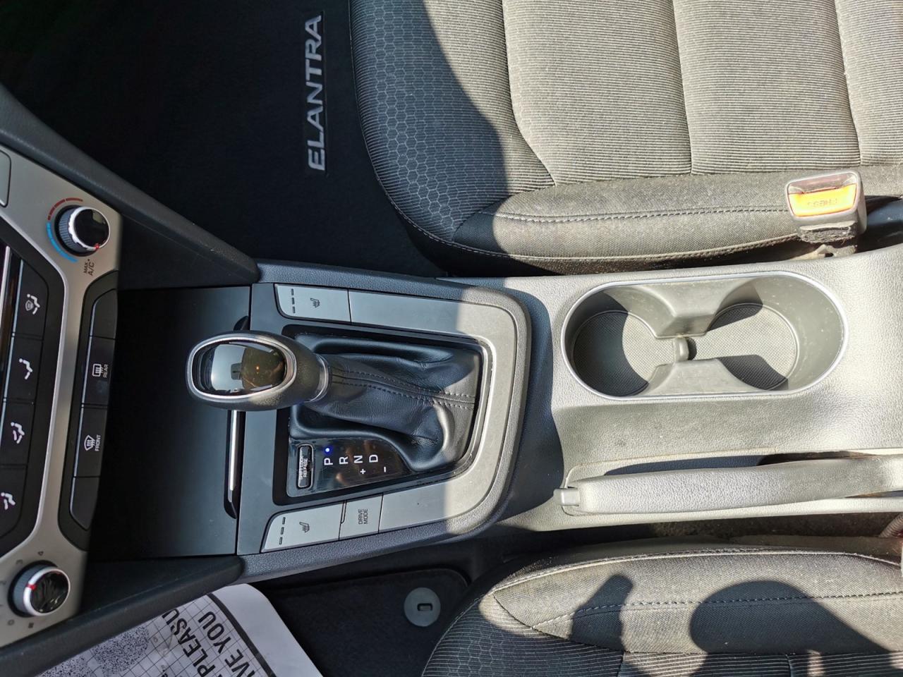 2017 Hyundai Elantra SE - Photo #17