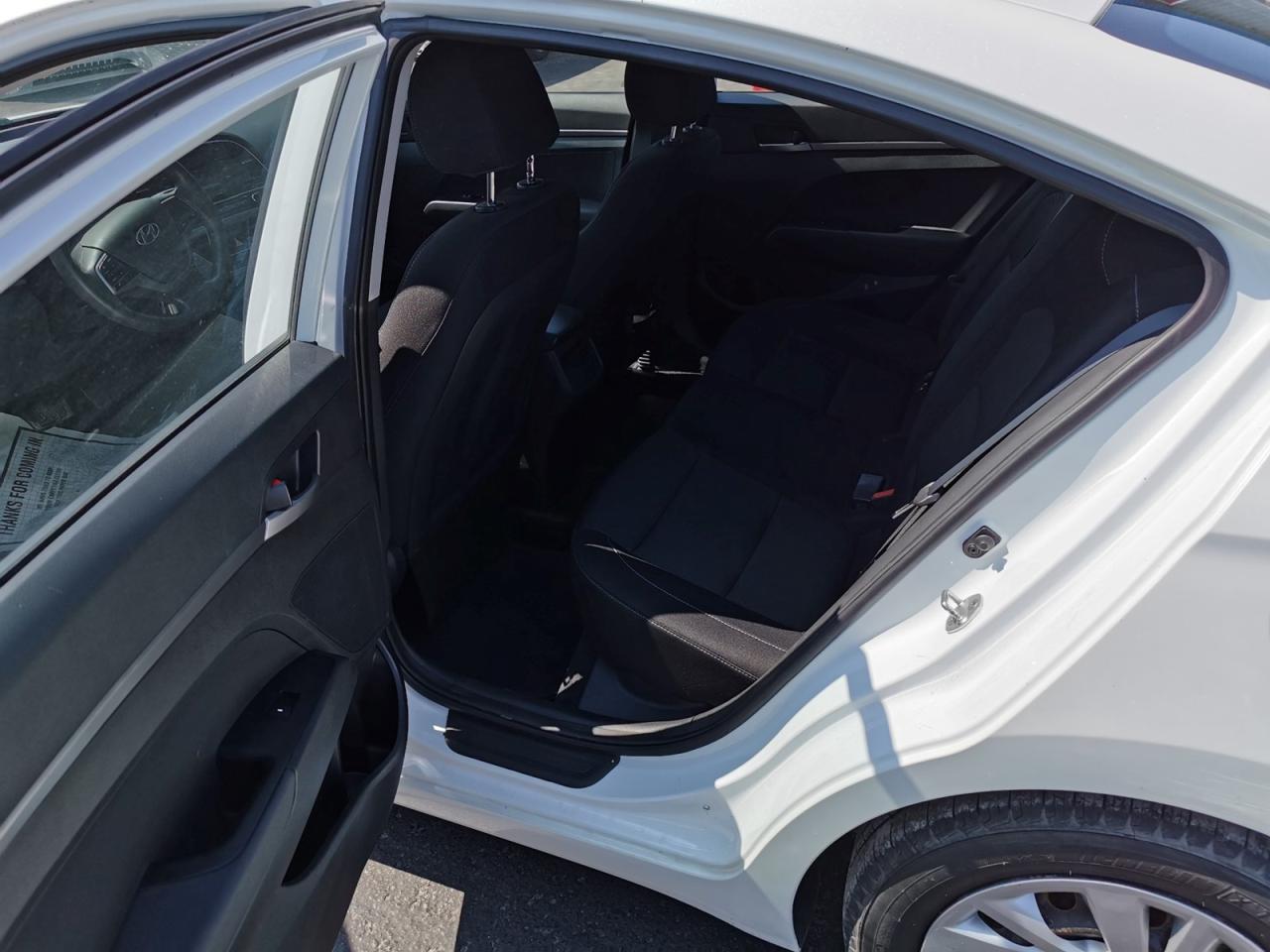 2017 Hyundai Elantra SE - Photo #19