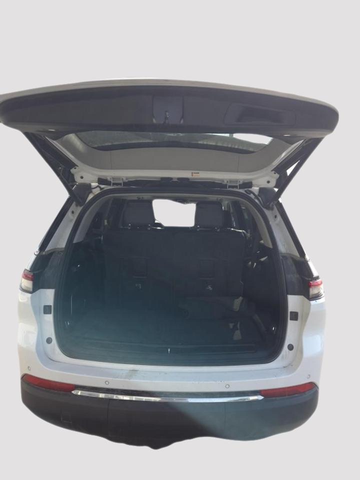 2021 Jeep Grand Cherokee L 4x4 Limited Photo