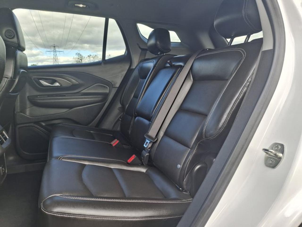 2022 GMC Terrain SLT AWD | Leather | Adaptive Cruise | Heated Wheel + Seats | CarPlay + Android | Rear Cam & More ! Photo