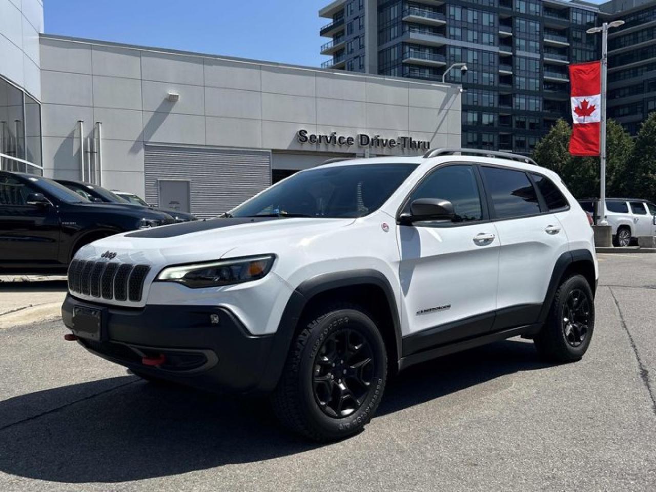 Used 2019 Jeep Cherokee Trailhawk EliteV6 4WD | Tow Pkg | Leather | Pano Roof | BSM | Cooled + Heated Seats | and Much More! for sale in Guelph, ON