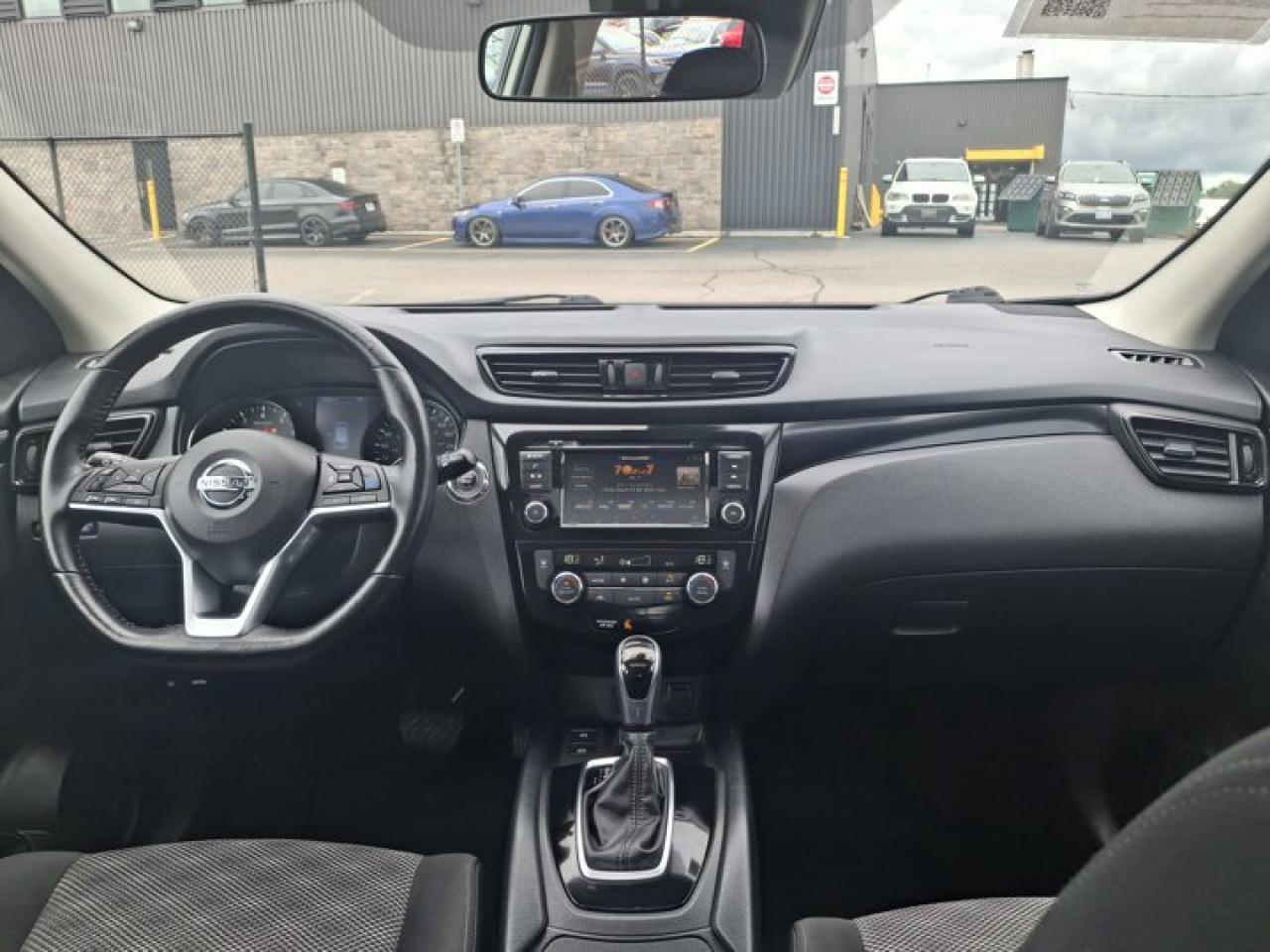 2023 Nissan Qashqai SV AWD | Sunroof | Adaptive Cruise | Apple CarPlay | Heated Seats & Steering | Android Auto & More ! Photo