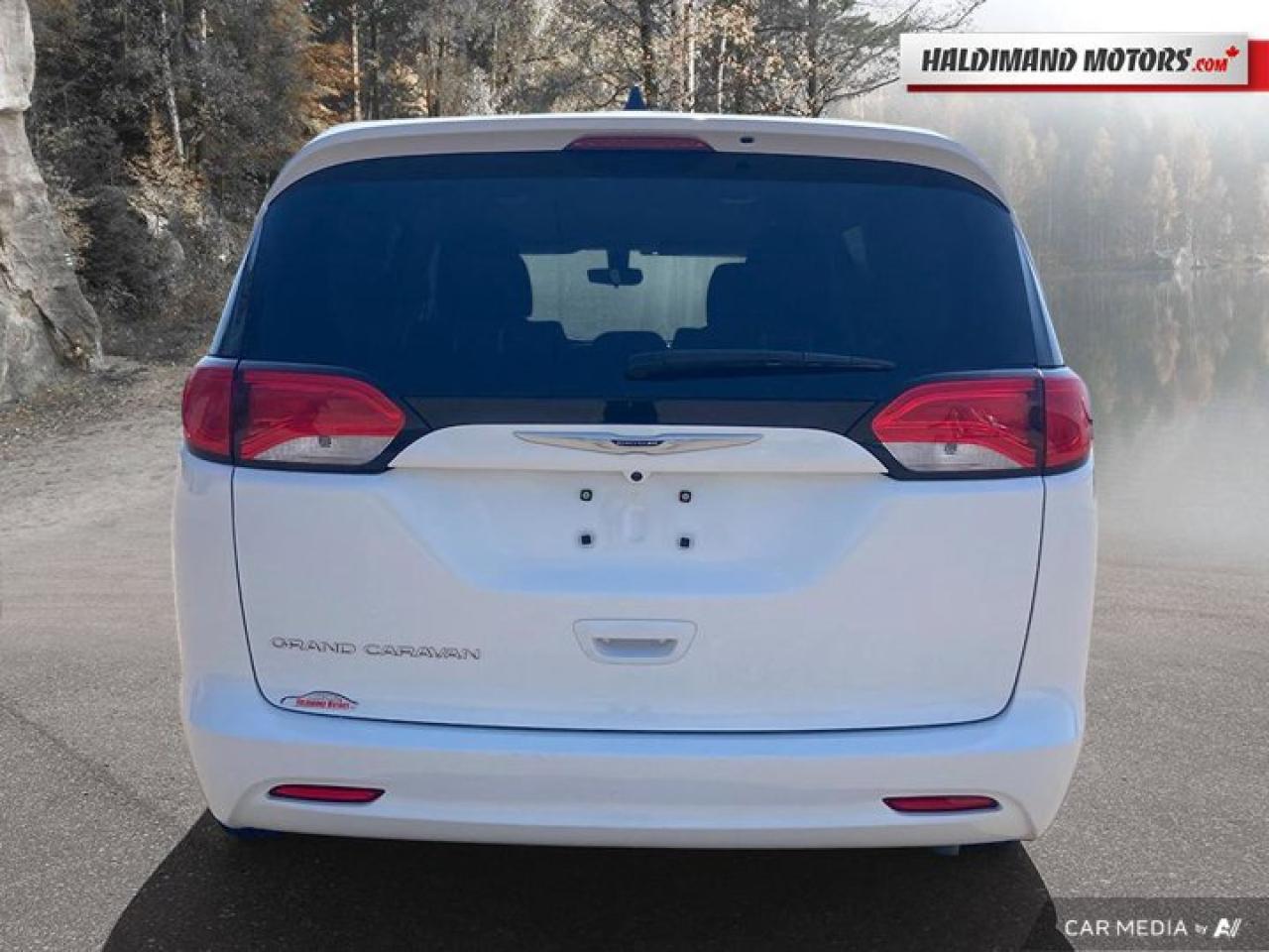 2022 Dodge Grand Caravan SXT Photo3