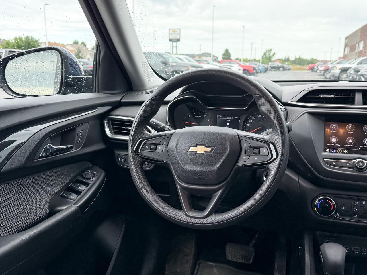 2023 Chevrolet TrailBlazer LT 1.3L 3 CYL WITH REMOTE START/ENTRY, HEATED SEATS, HD REAR VISION CAMERA, APPLE CARPLAY AND ANDROID AUTO Photo