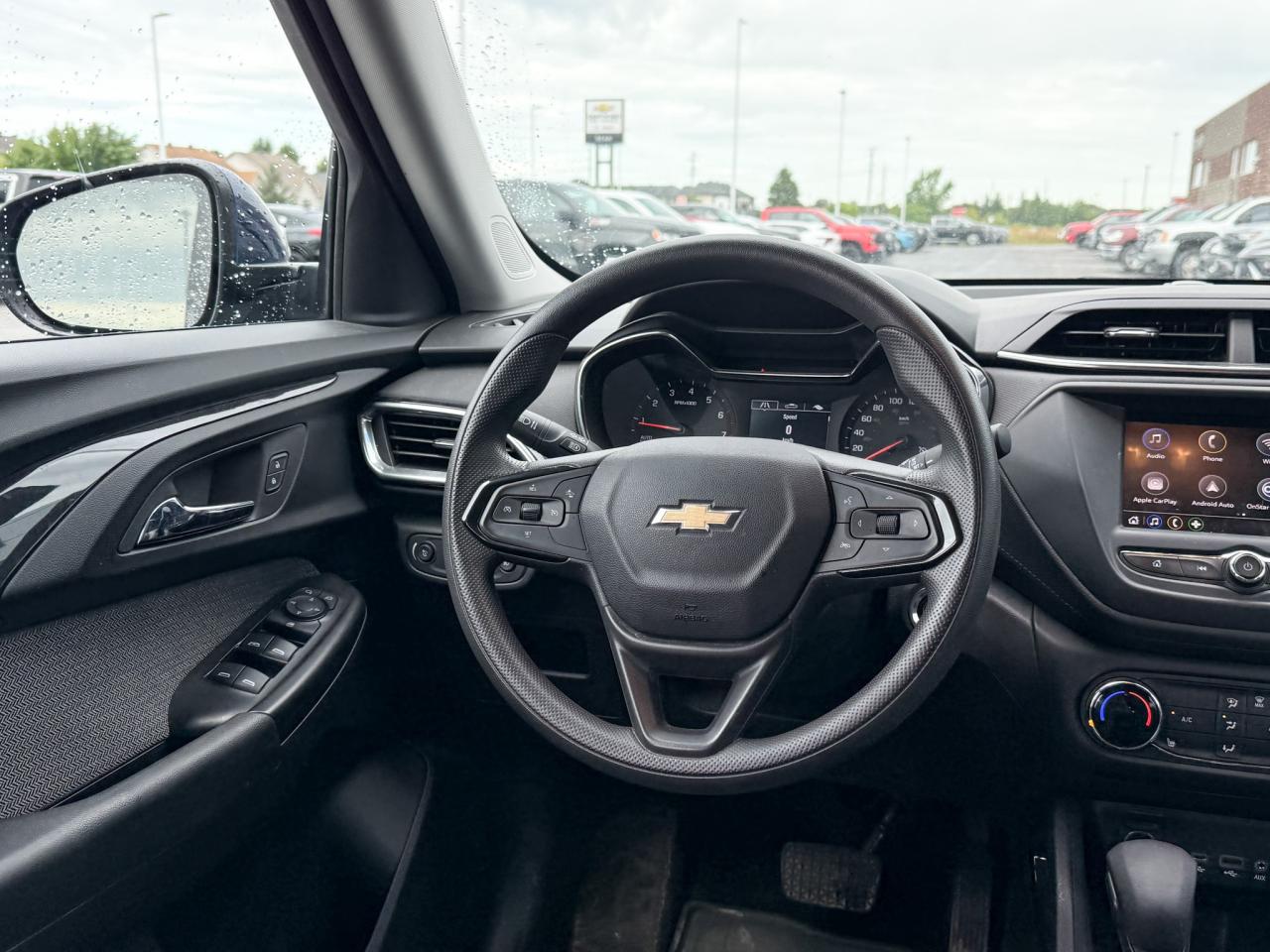 2023 Chevrolet TrailBlazer LT 1.3L 3 CYL WITH REMOTE START/ENTRY, HEATED SEATS, HD REAR VISION CAMERA, APPLE CARPLAY AND ANDROID AUTO Photo