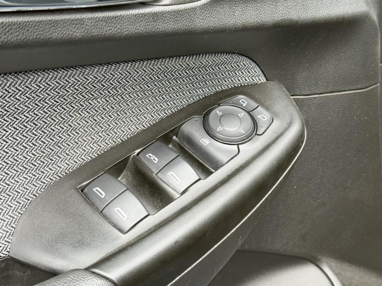 2023 Chevrolet TrailBlazer LT 1.3L 3 CYL WITH REMOTE START/ENTRY, HEATED SEATS, HD REAR VISION CAMERA, APPLE CARPLAY AND ANDROID AUTO Photo