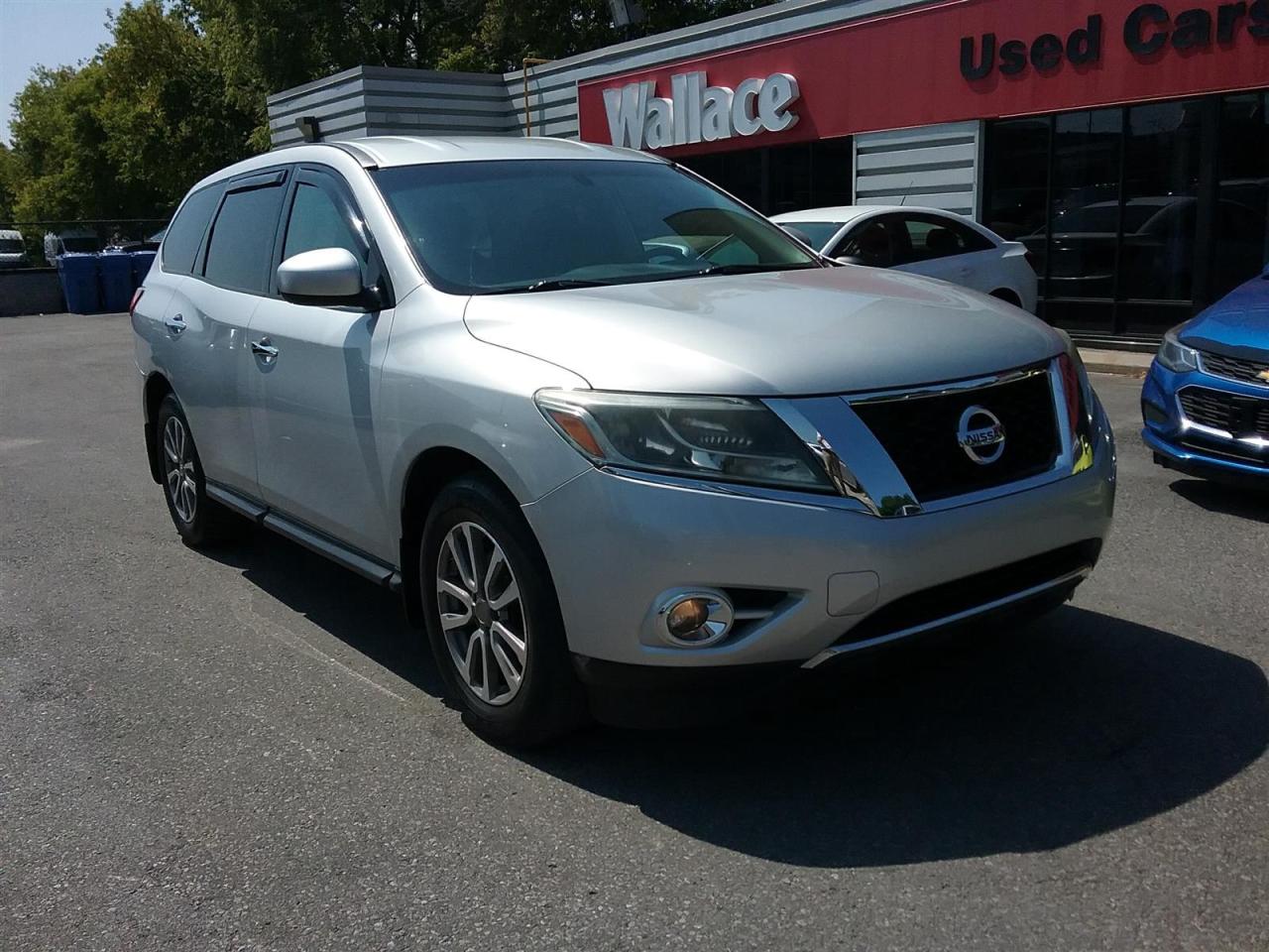 Used 2016 Nissan Pathfinder 4WD | 7 Passenger for sale in Ottawa, ON