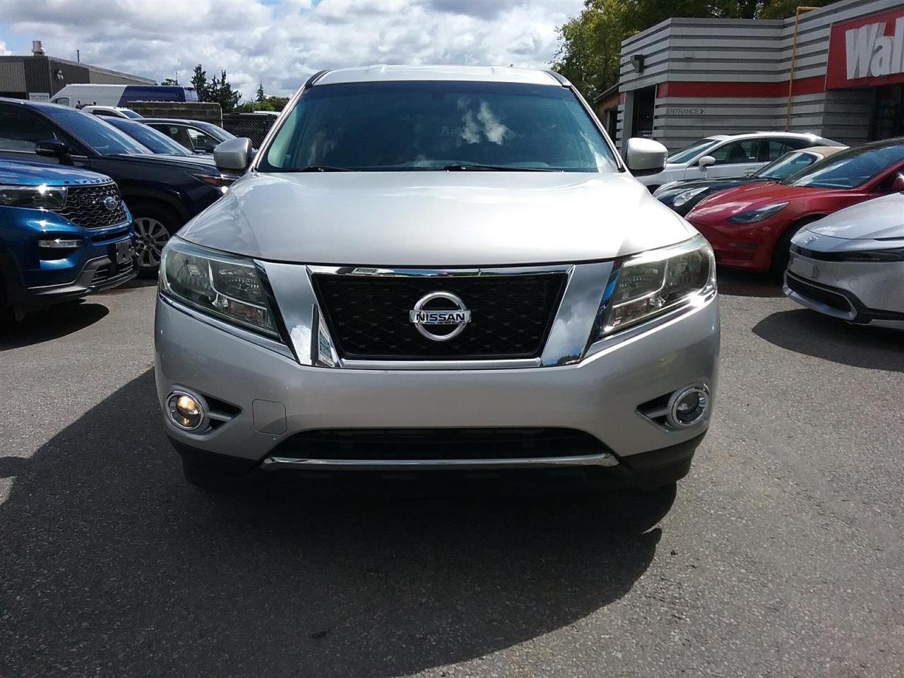 2016 Nissan Pathfinder 4WD | 7 Passenger Photo