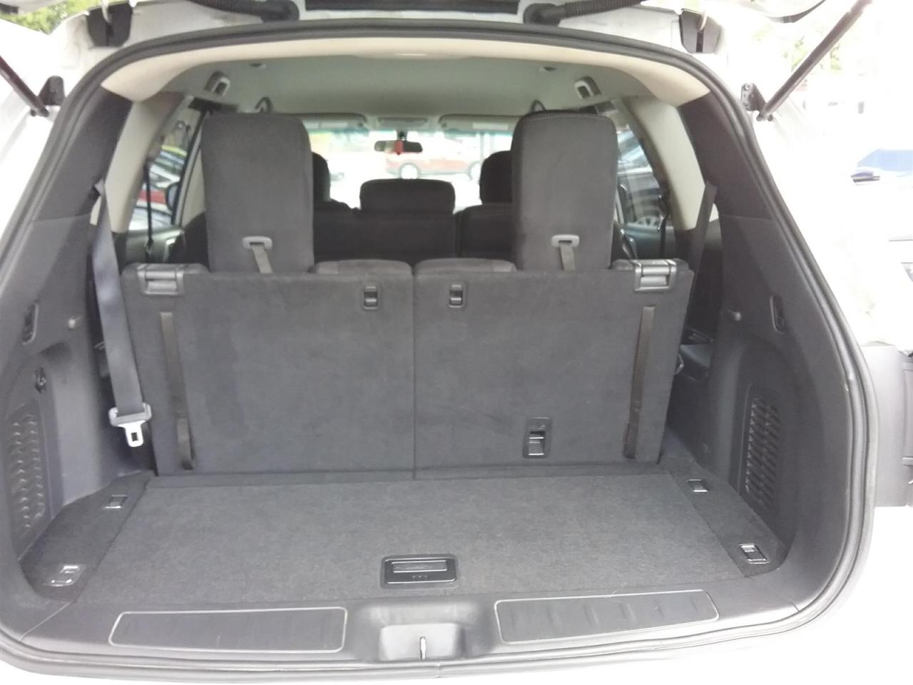 2016 Nissan Pathfinder 4WD | 7 Passenger Photo