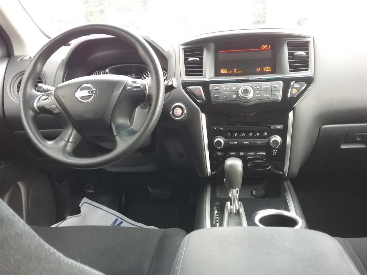 2016 Nissan Pathfinder 4WD | 7 Passenger Photo