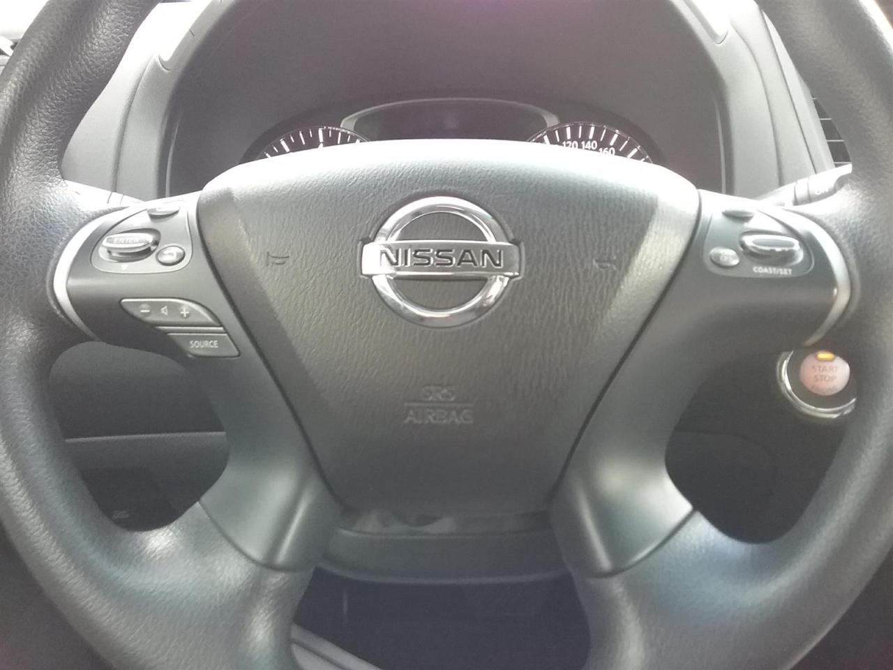 2016 Nissan Pathfinder 4WD | 7 Passenger Photo