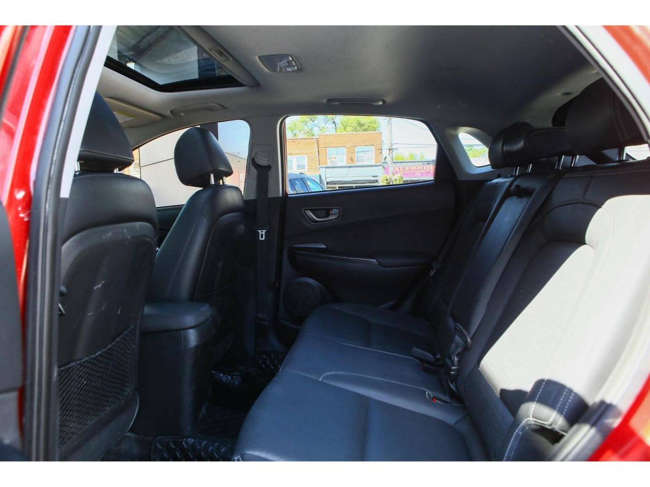 2020 Hyundai KONA Luxury Plus Roof AWD Photo