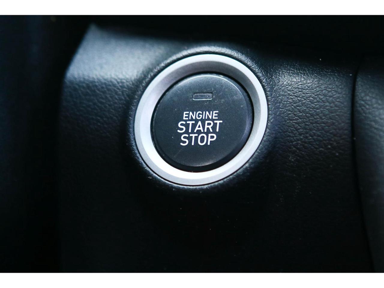 2020 Hyundai KONA Luxury Plus Roof AWD Photo