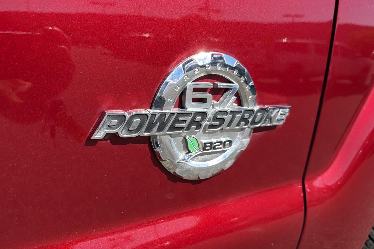 2015 Ford F-350 Super Duty SRW Lariat Photo