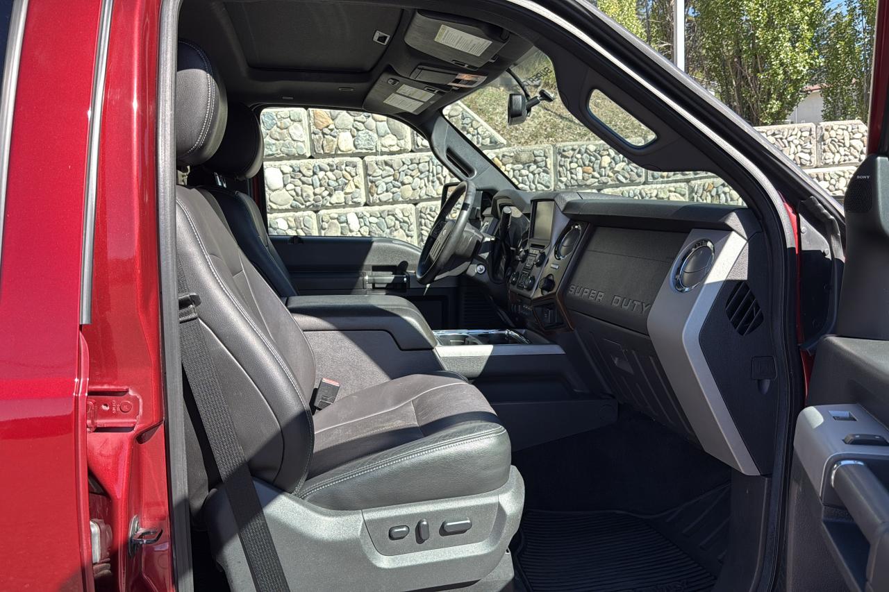 2015 Ford F-350 Super Duty SRW Lariat Photo