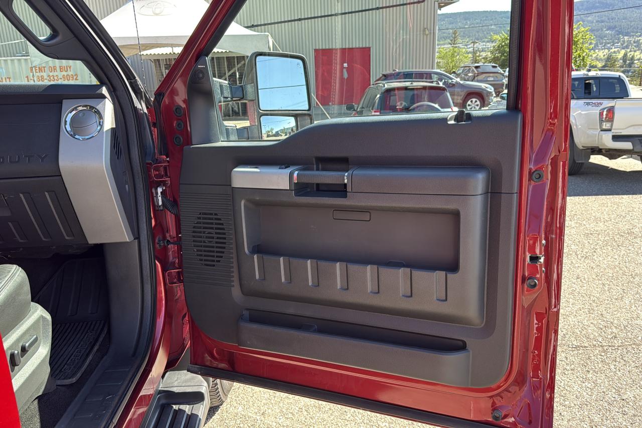 2015 Ford F-350 Super Duty SRW Lariat Photo
