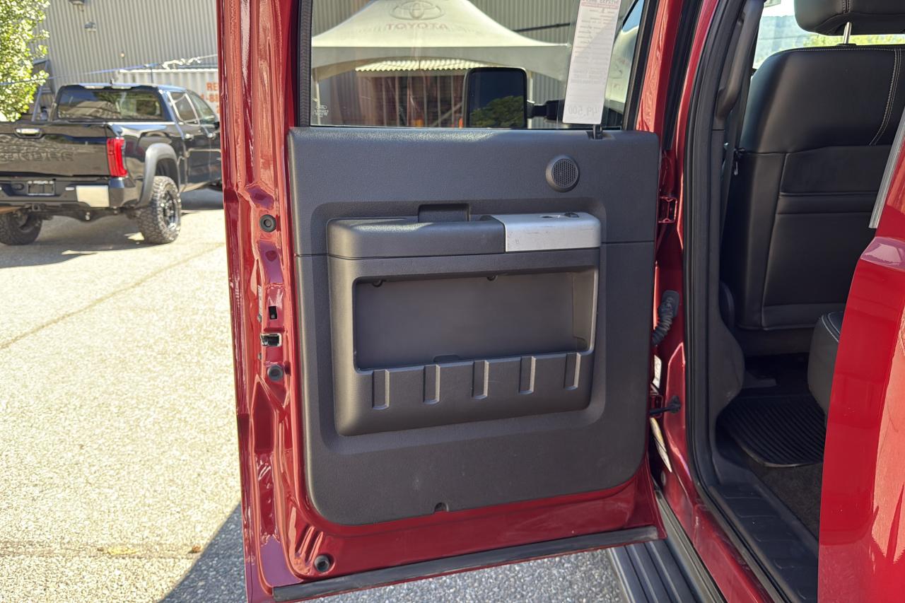 2015 Ford F-350 Super Duty SRW Lariat Photo