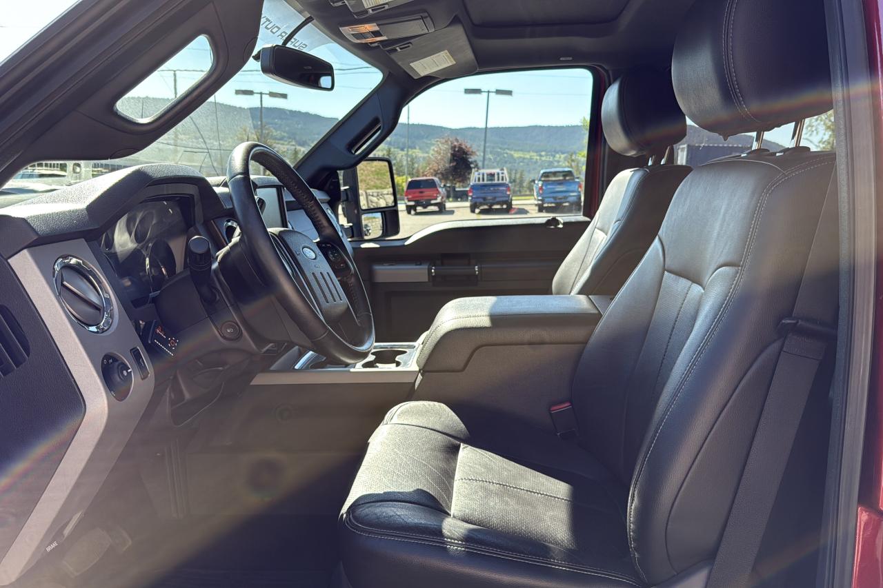 2015 Ford F-350 Super Duty SRW Lariat Photo