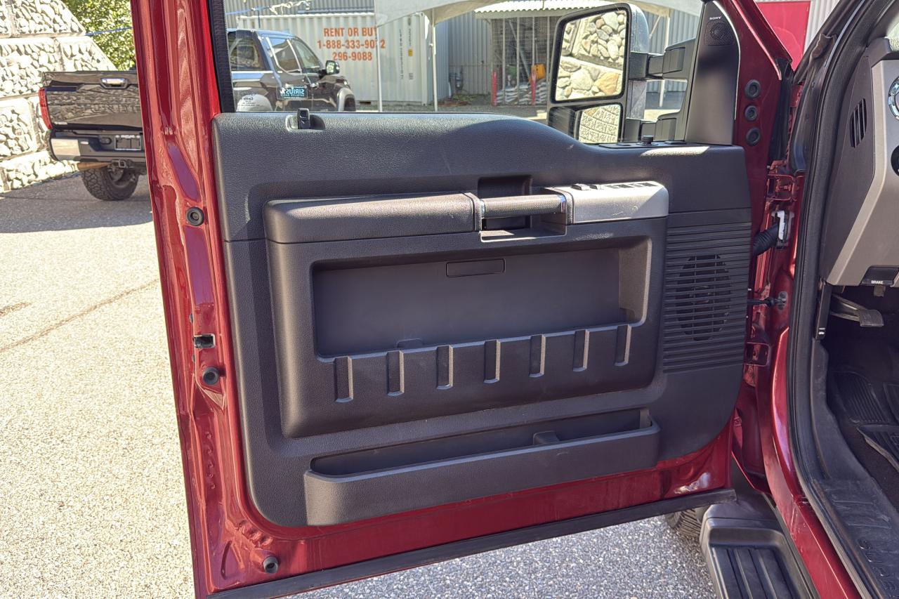2015 Ford F-350 Super Duty SRW Lariat Photo