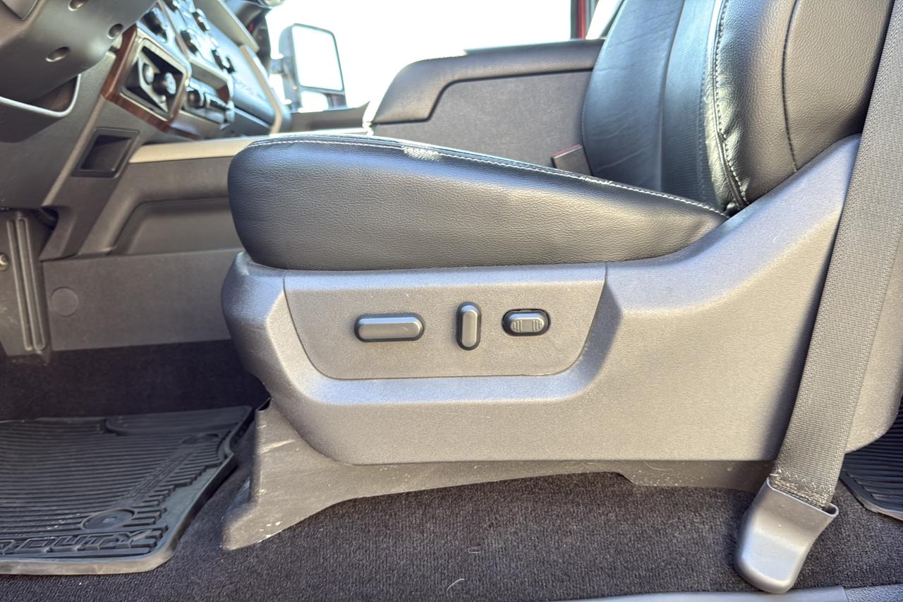 2015 Ford F-350 Super Duty SRW Lariat Photo
