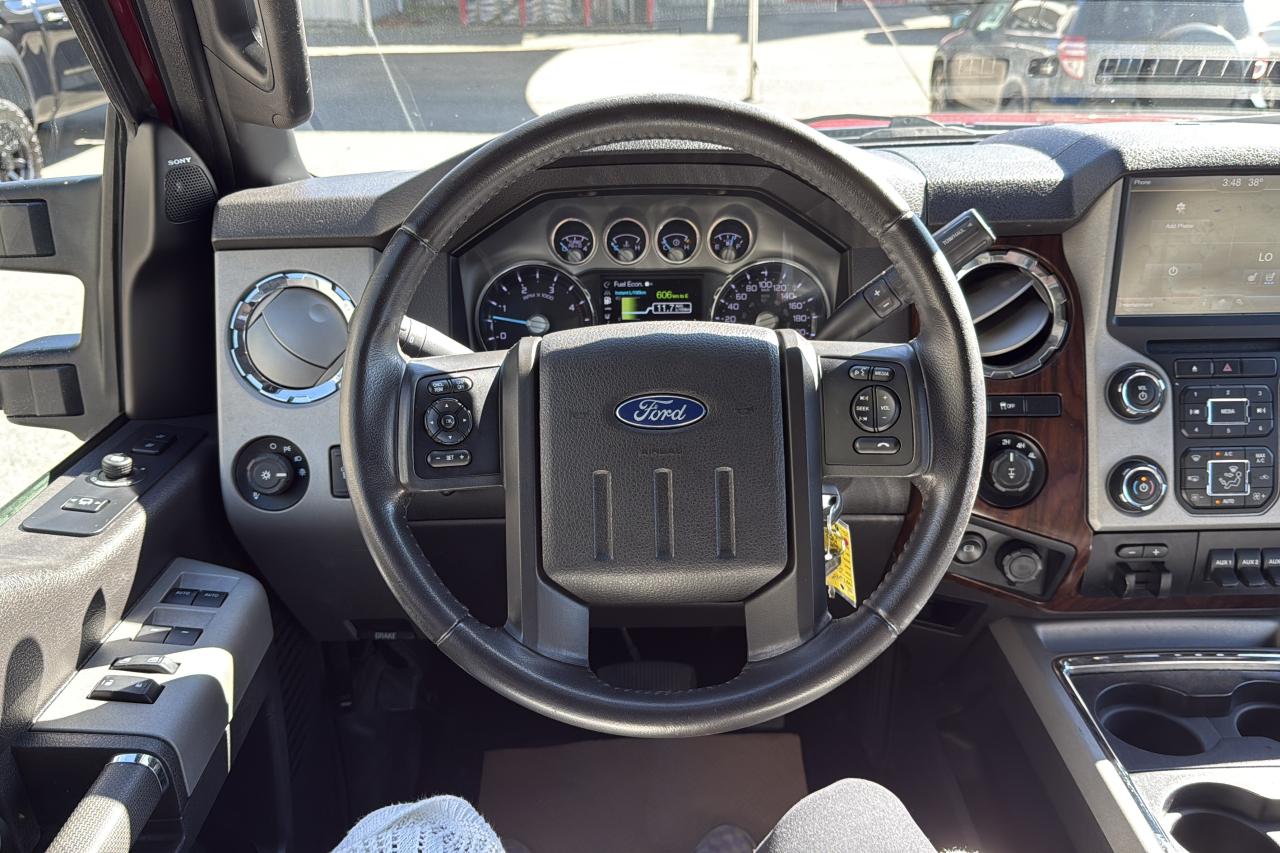 2015 Ford F-350 Super Duty SRW Lariat Photo