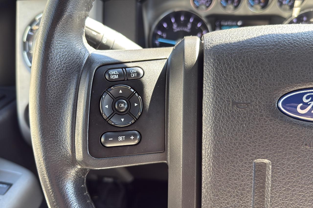 2015 Ford F-350 Super Duty SRW Lariat Photo
