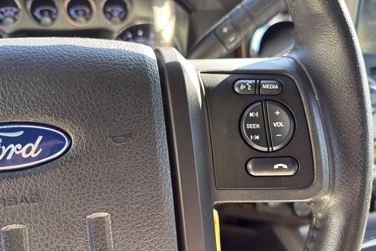 2015 Ford F-350 Super Duty SRW Lariat Photo