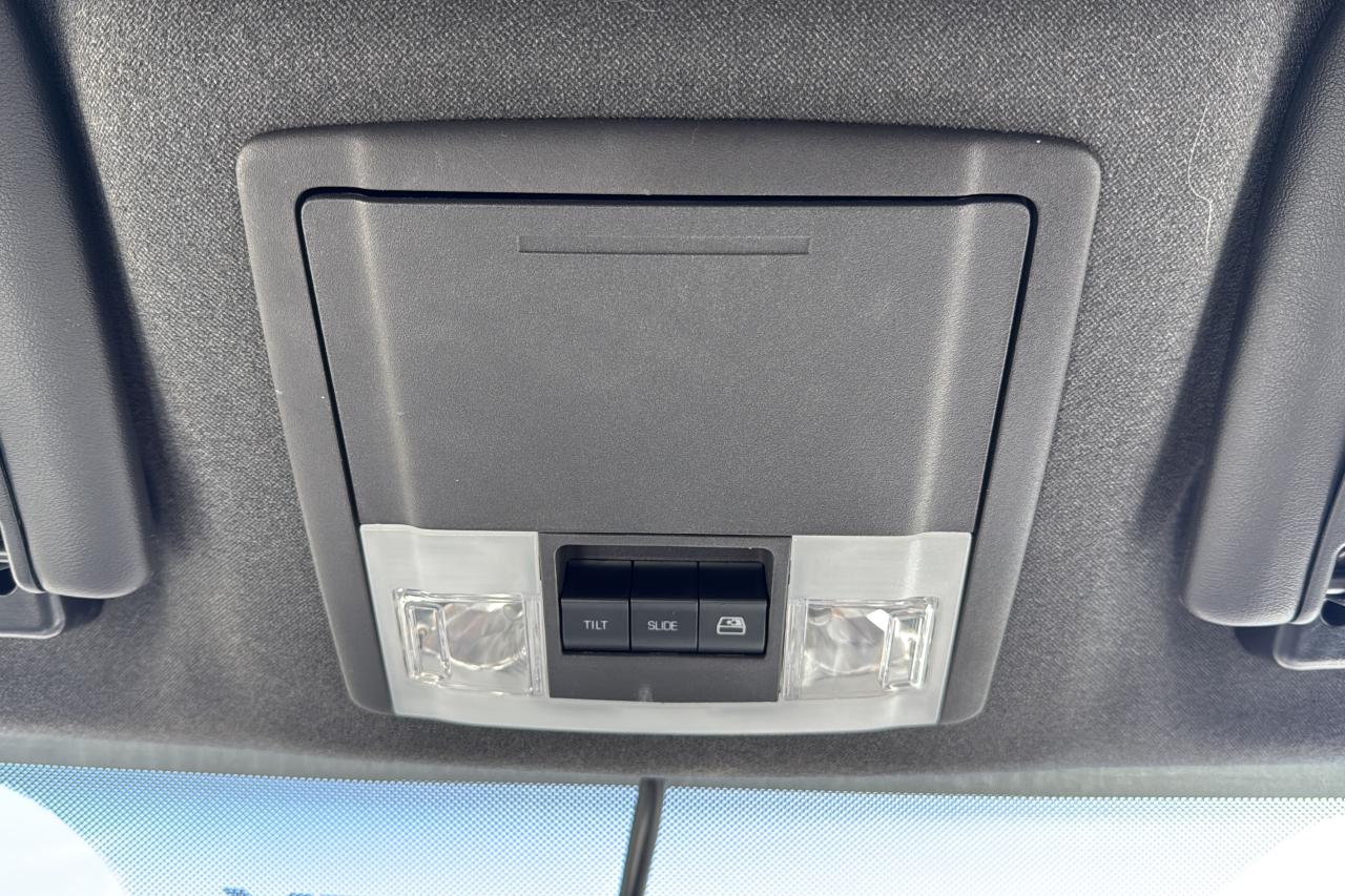 2015 Ford F-350 Super Duty SRW Lariat Photo