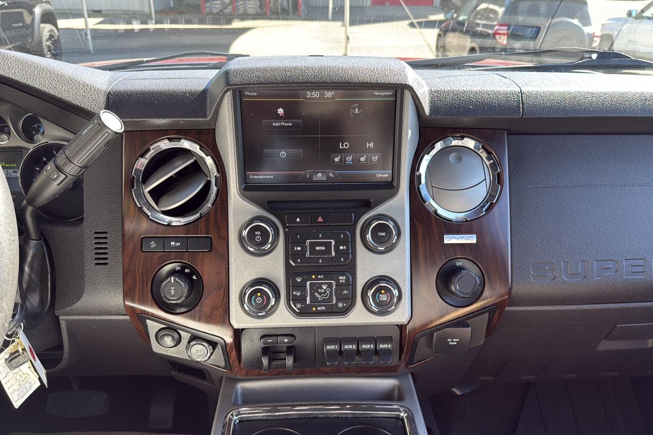 2015 Ford F-350 Super Duty SRW Lariat Photo
