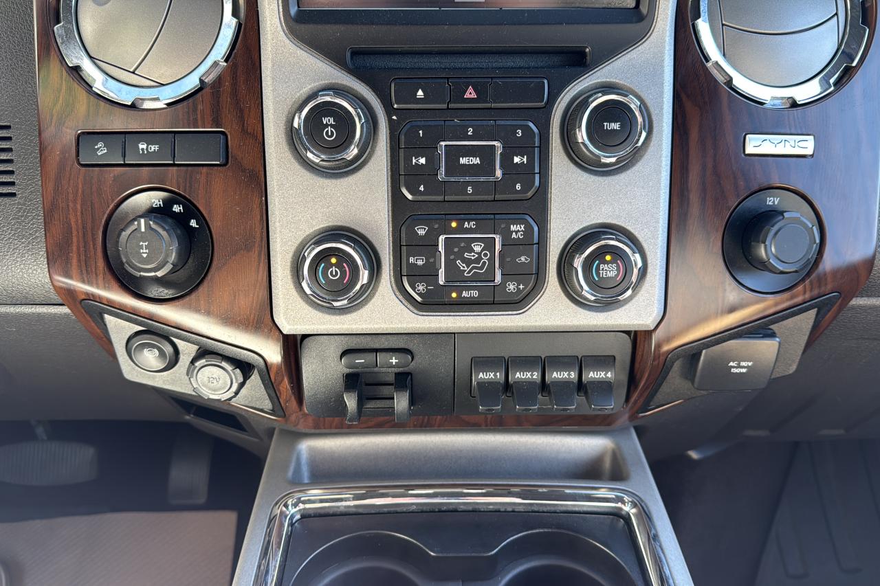 2015 Ford F-350 Super Duty SRW Lariat Photo