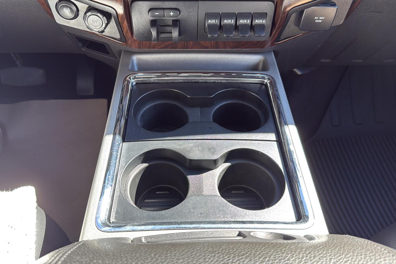 2015 Ford F-350 Super Duty SRW Lariat Photo