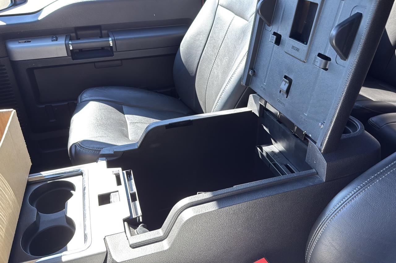 2015 Ford F-350 Super Duty SRW Lariat Photo