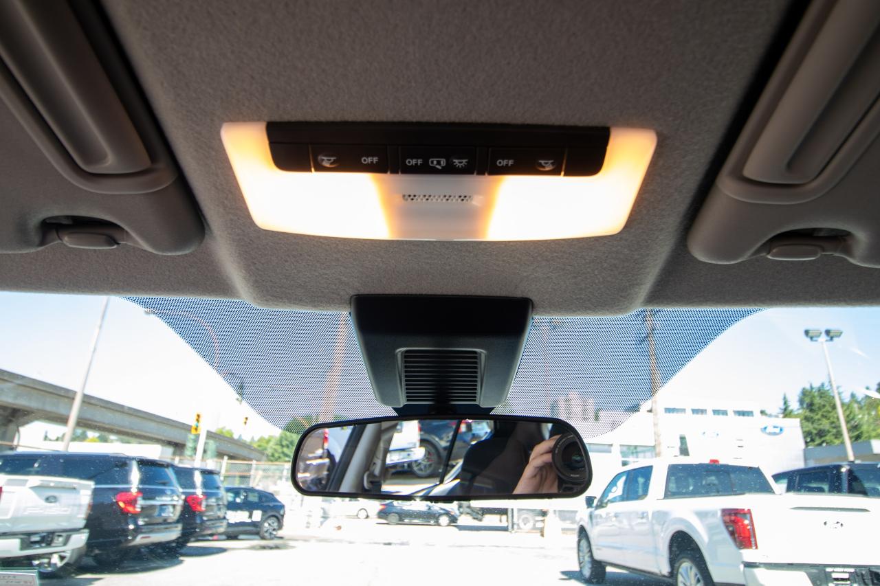 2023 Nissan Kicks SV Photo5