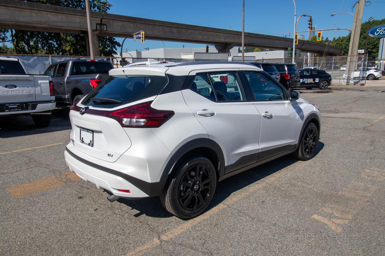 2023 Nissan Kicks SV Photo5