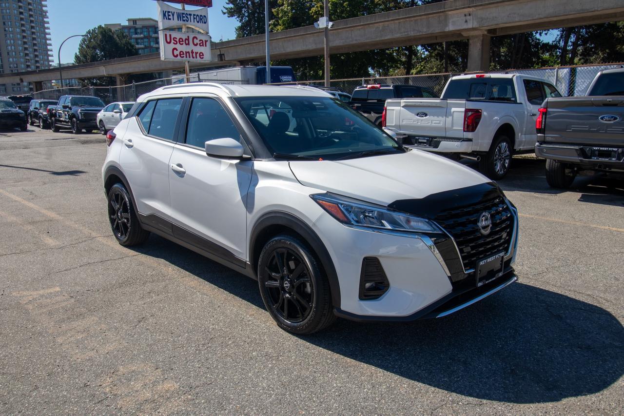 2023 Nissan Kicks SV Photo4