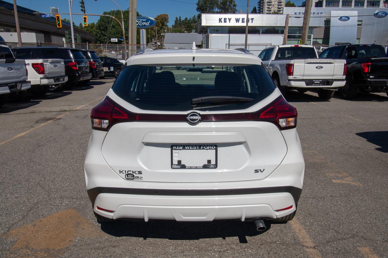 2023 Nissan Kicks SV Photo5