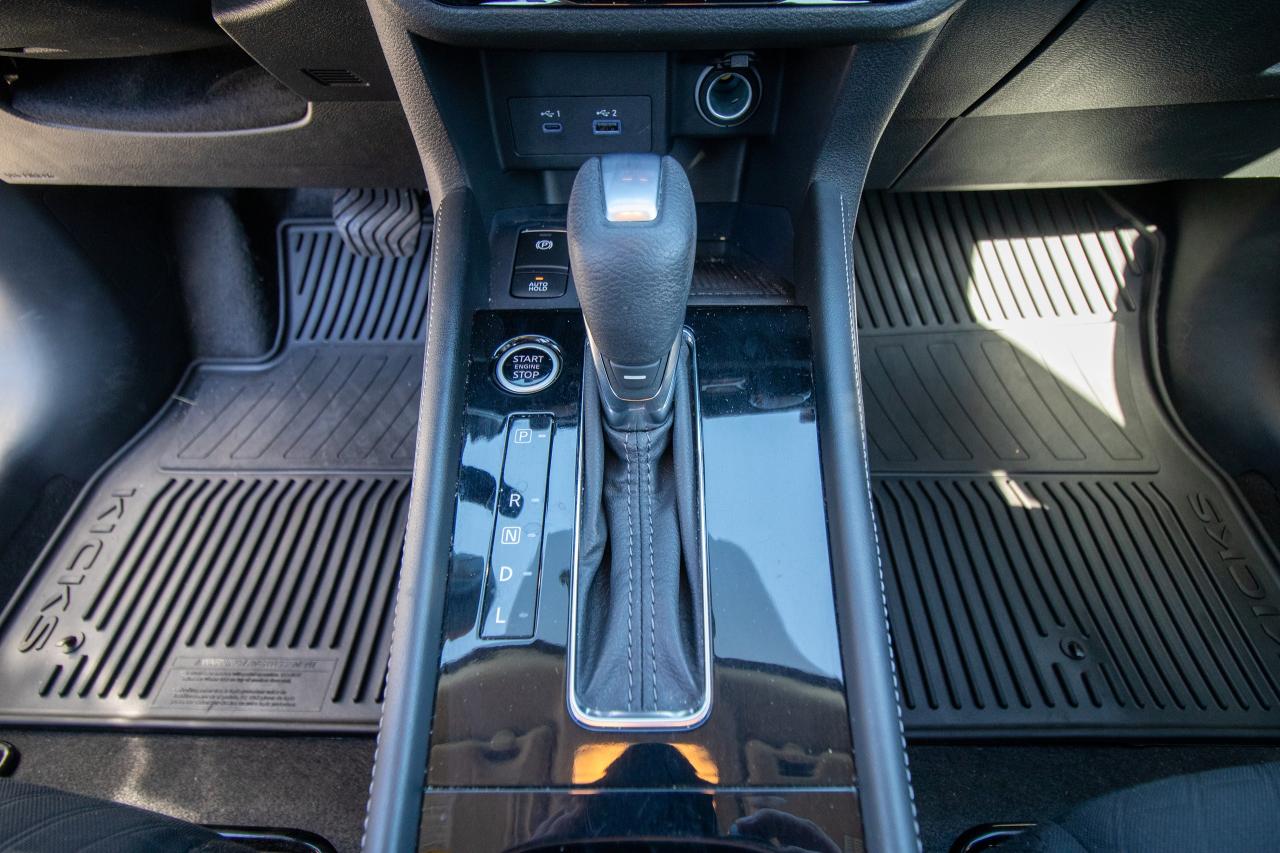 2023 Nissan Kicks SV Photo5