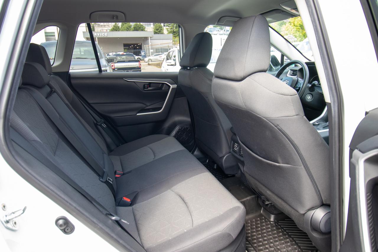 2021 Toyota RAV4 Hybrid LE AWD Photo5