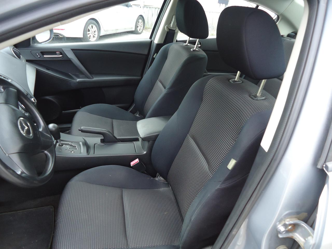 2012 Mazda MAZDA3 4dr Sdn Auto GX - Photo #7