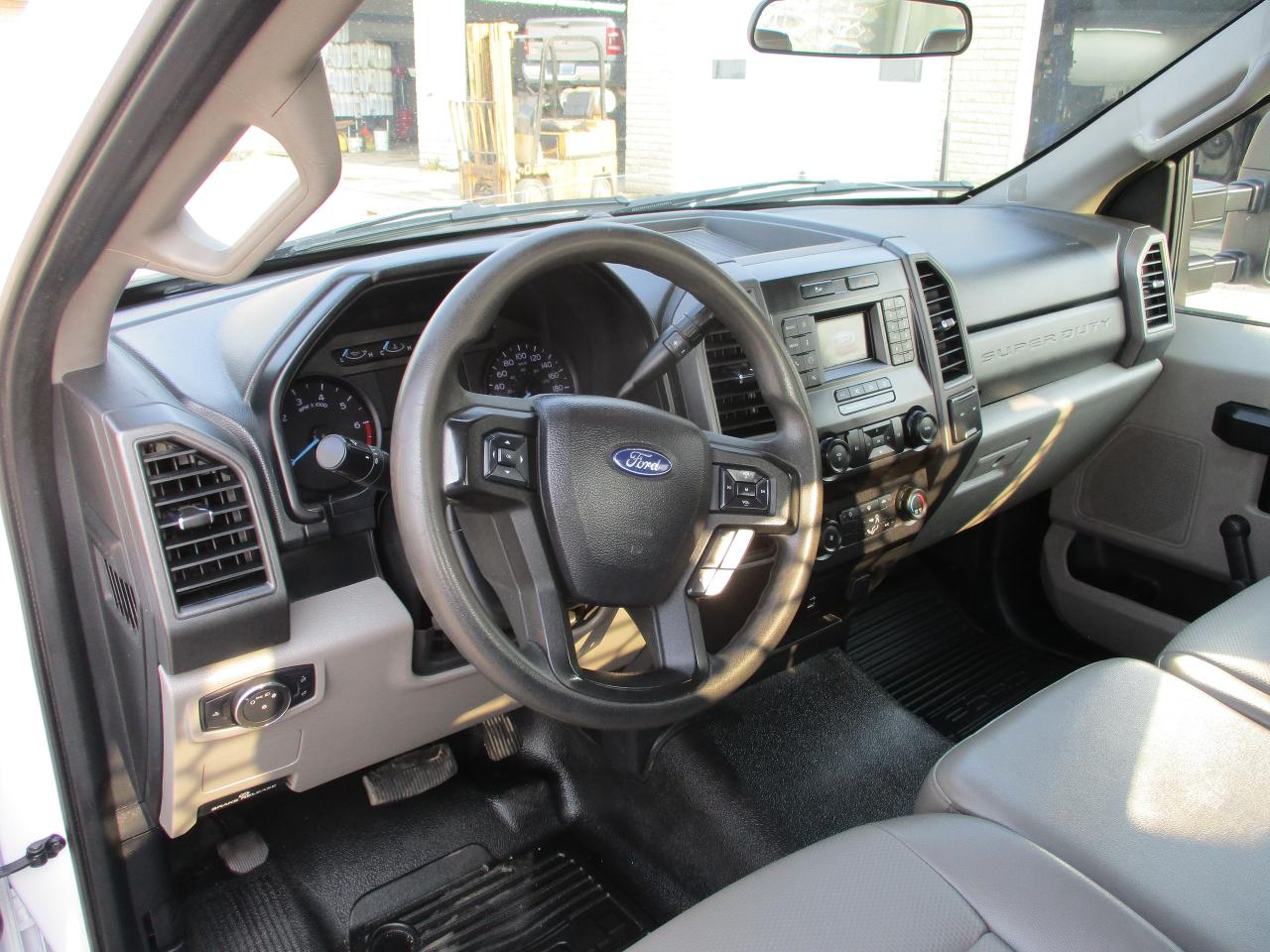 2021 Ford SUPER DUTY F-350 DRW XL - Photo #7