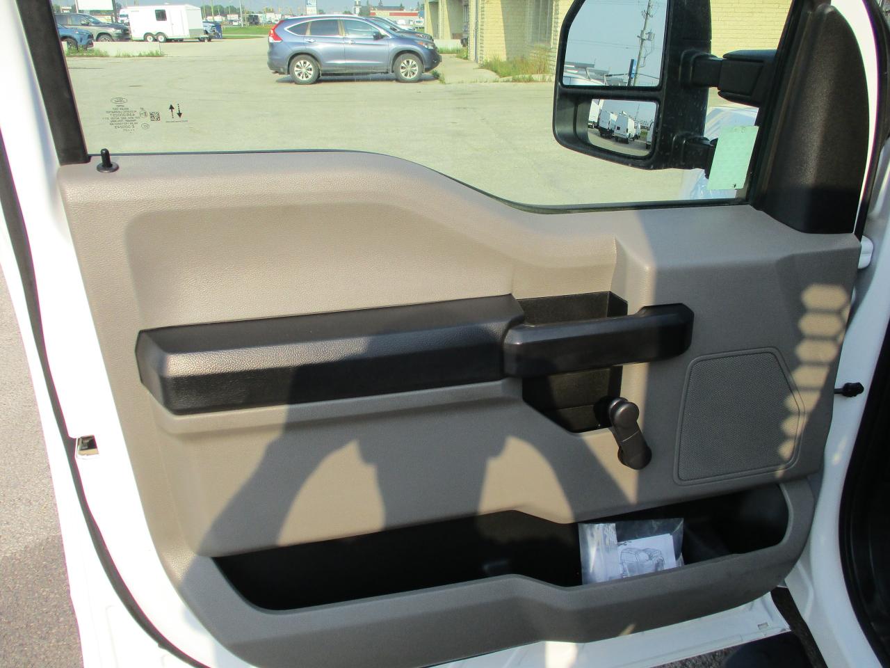 2021 Ford SUPER DUTY F-350 DRW XL - Photo #8