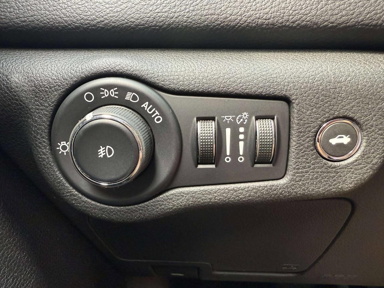 2015 Chrysler 200 4DR SDN C AWD - Photo #13