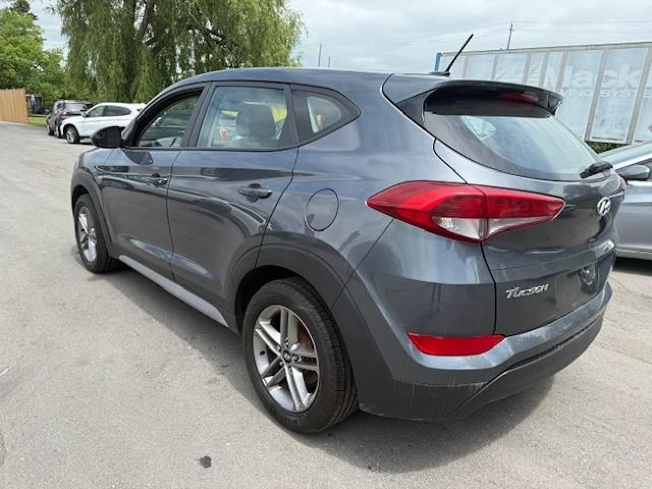 2017 Hyundai Tucson SE - Photo #5