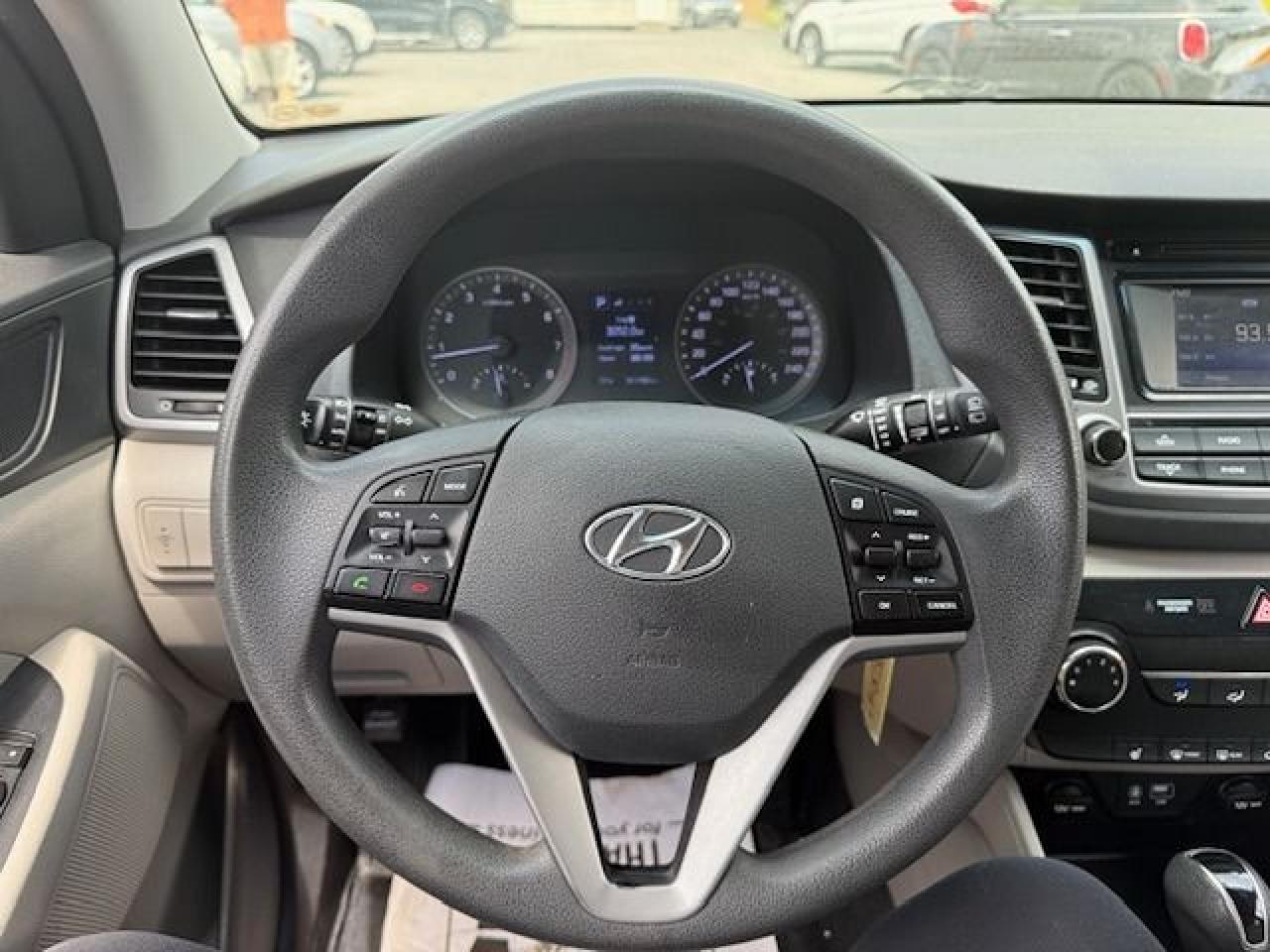 2017 Hyundai Tucson SE - Photo #9