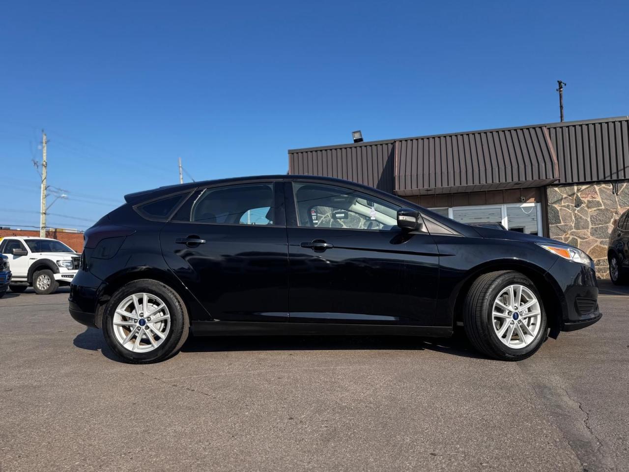 2017 Ford Focus AUTO HATCHBACK BACKUP CAM WINTER TIRES INCLUDED BT - Photo #8